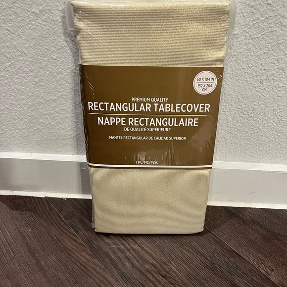 PARTY CITY || RECTANGULAR TABLECLOTH || METALLIC VANILLA CREAM FABRIC - Picture 2 of 7